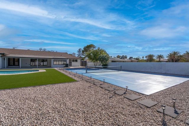 2106 West Oakey Boulevard, Las Vegas, NV 89102
