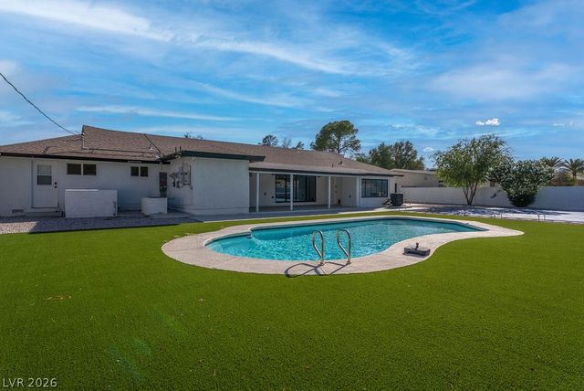 2106 West Oakey Boulevard, Las Vegas, NV 89102