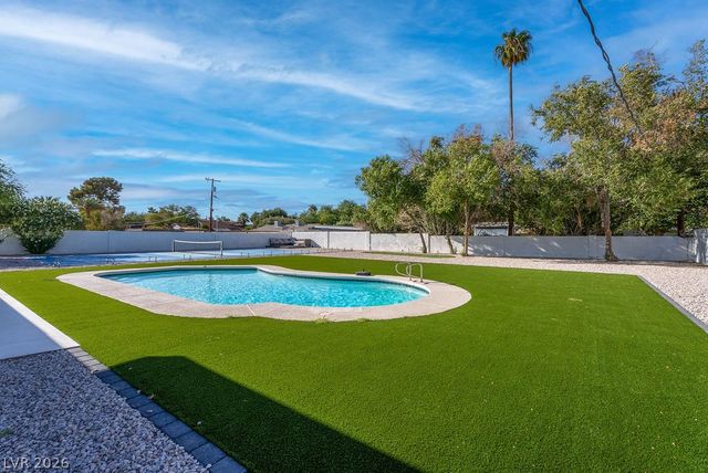 2106 West Oakey Boulevard, Las Vegas, NV 89102