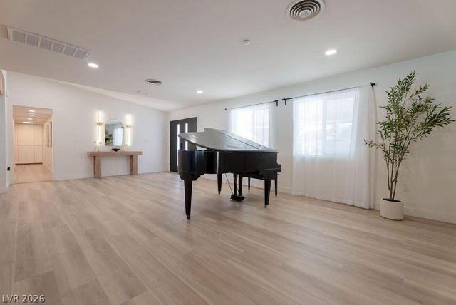 2106 West Oakey Boulevard, Las Vegas, NV 89102