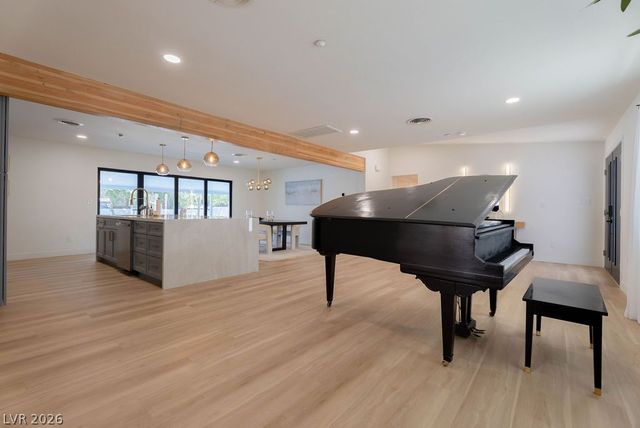 2106 West Oakey Boulevard, Las Vegas, NV 89102