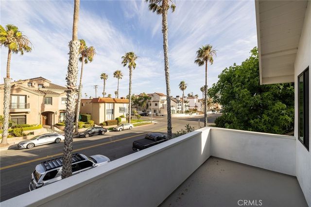 207 21st, Huntington Beach, CA 92648