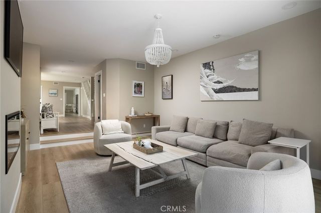 207 21st, Huntington Beach, CA 92648