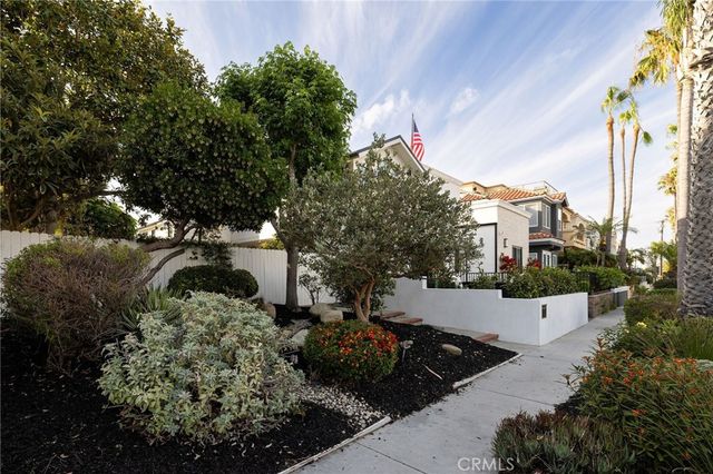 207 21st, Huntington Beach, CA 92648