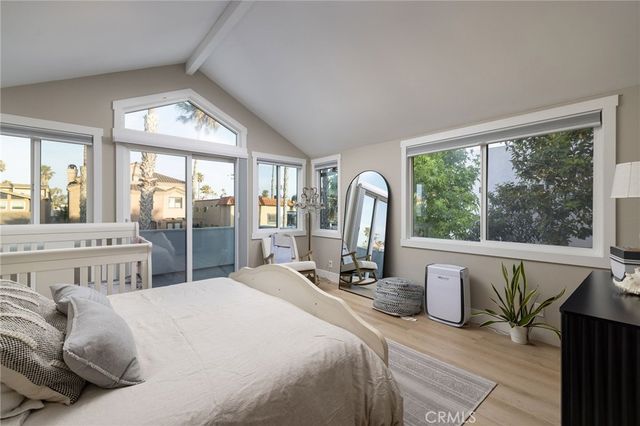 207 21st, Huntington Beach, CA 92648