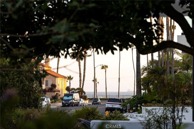 207 21st, Huntington Beach, CA 92648