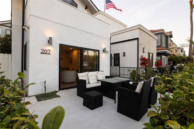 207 21st, Huntington Beach, CA 92648