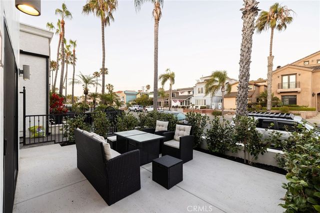 207 21st, Huntington Beach, CA 92648