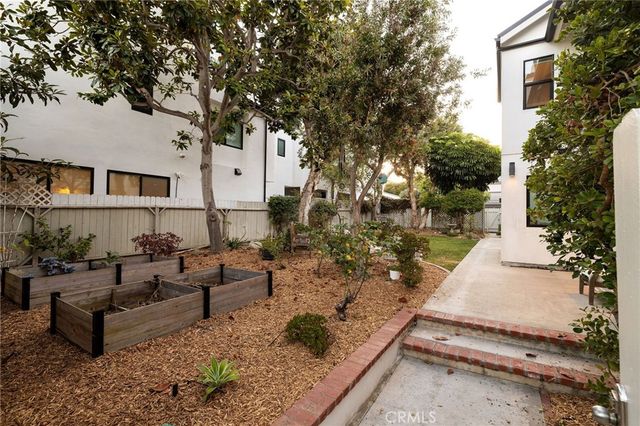 207 21st, Huntington Beach, CA 92648