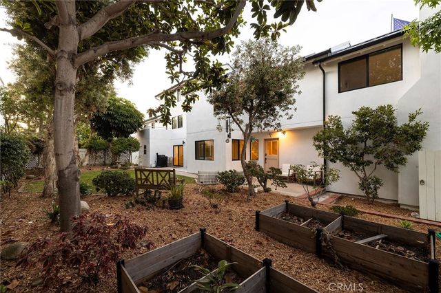 207 21st, Huntington Beach, CA 92648