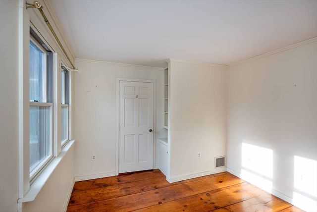 17 Chapman La, Edgartown, MA 02539