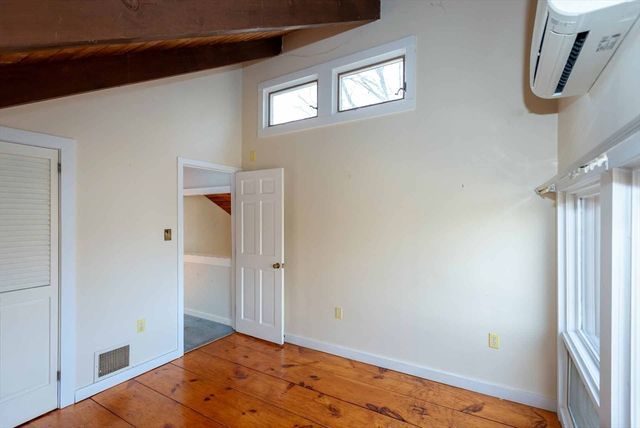 17 Chapman La, Edgartown, MA 02539