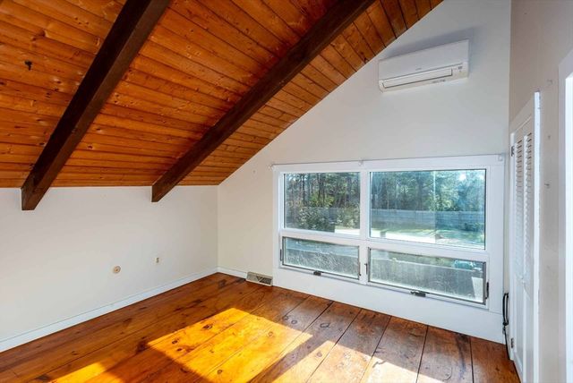 17 Chapman La, Edgartown, MA 02539