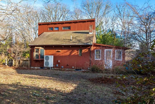 17 Chapman La, Edgartown, MA 02539