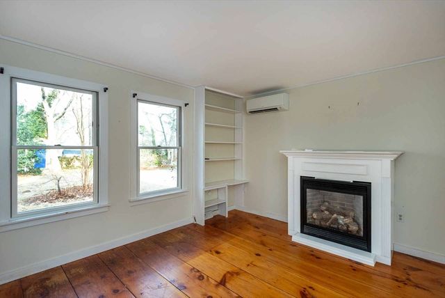 17 Chapman La, Edgartown, MA 02539