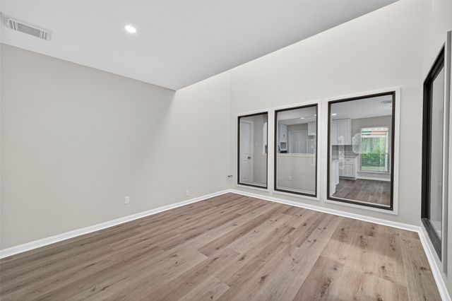 12319 Ella Lee Lane, Houston, TX 77077