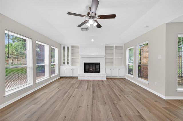 12319 Ella Lee Lane, Houston, TX 77077