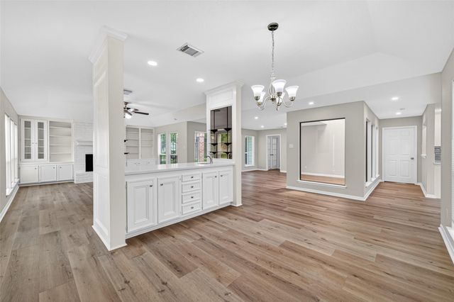 12319 Ella Lee Lane, Houston, TX 77077