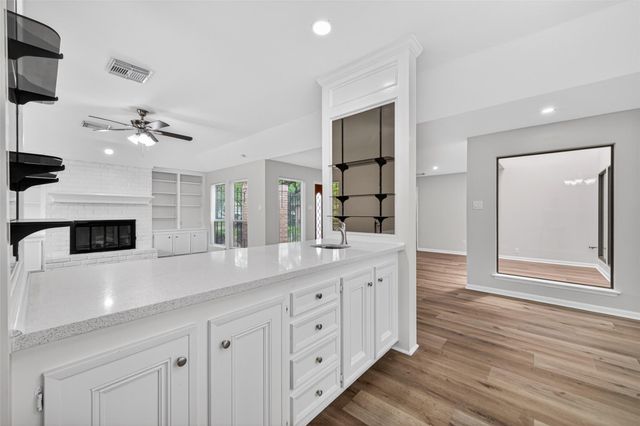 12319 Ella Lee Lane, Houston, TX 77077