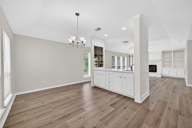 12319 Ella Lee Lane, Houston, TX 77077