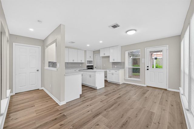 12319 Ella Lee Lane, Houston, TX 77077