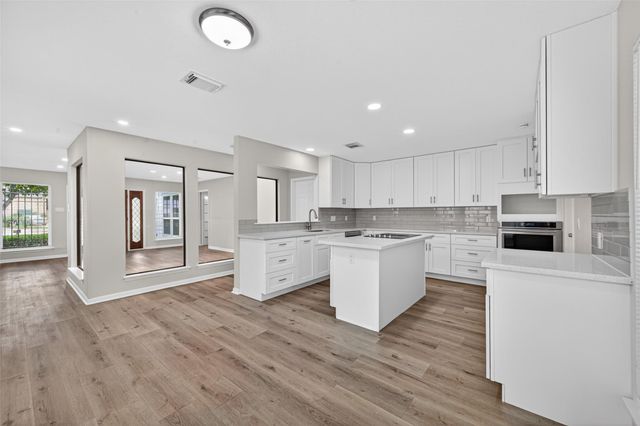 12319 Ella Lee Lane, Houston, TX 77077