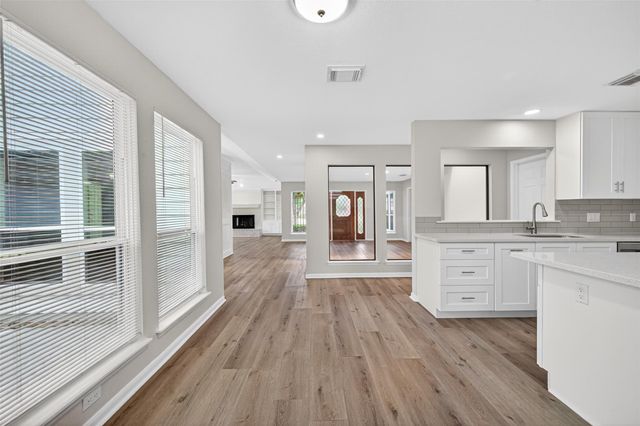 12319 Ella Lee Lane, Houston, TX 77077