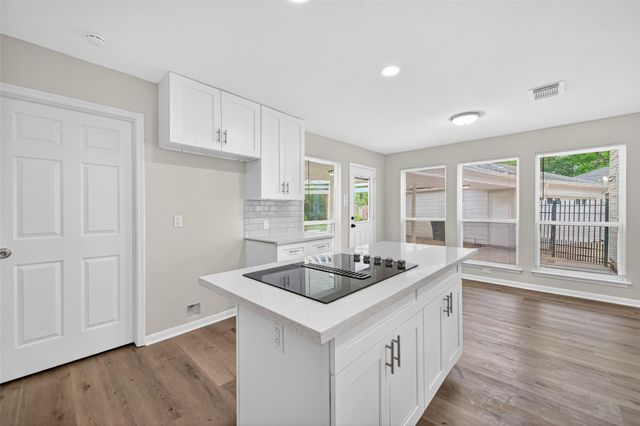 12319 Ella Lee Lane, Houston, TX 77077