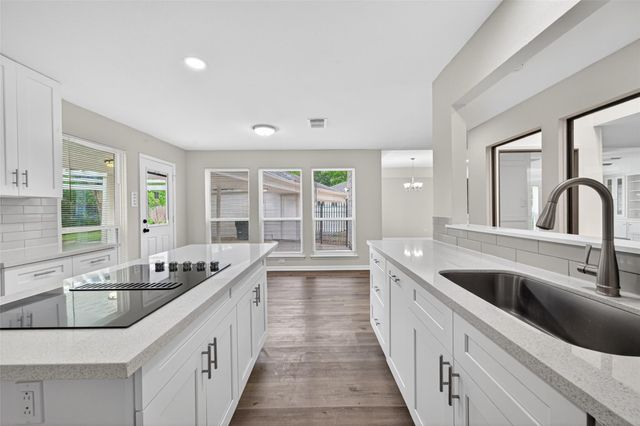 12319 Ella Lee Lane, Houston, TX 77077