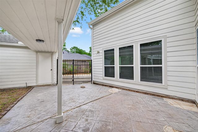 12319 Ella Lee Lane, Houston, TX 77077