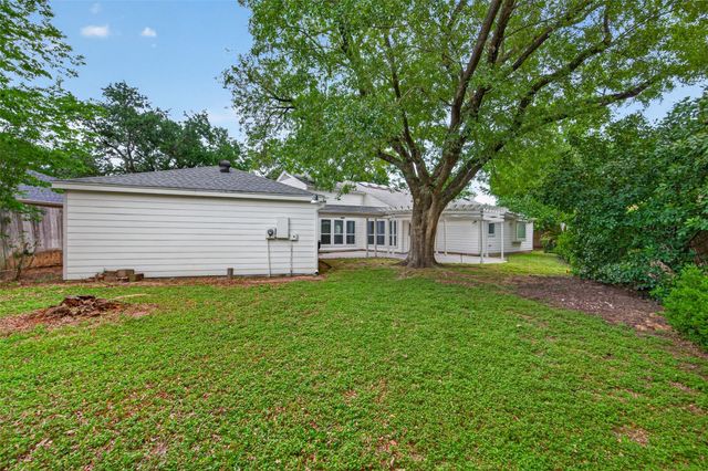 12319 Ella Lee Lane, Houston, TX 77077