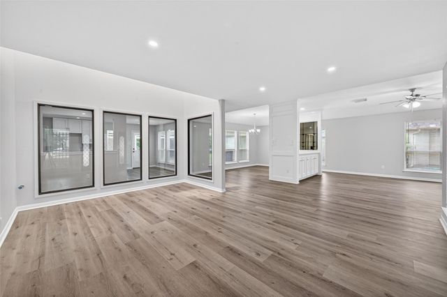 12319 Ella Lee Lane, Houston, TX 77077