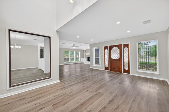 12319 Ella Lee Lane, Houston, TX 77077