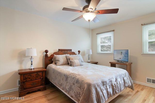 10 Elizabeth Court, Edison, NJ 08817