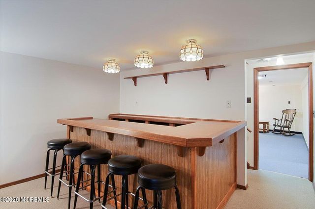 10 Elizabeth Court, Edison, NJ 08817