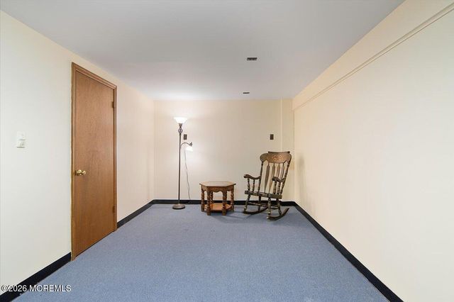 10 Elizabeth Court, Edison, NJ 08817