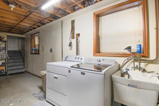 10 Elizabeth Court, Edison, NJ 08817