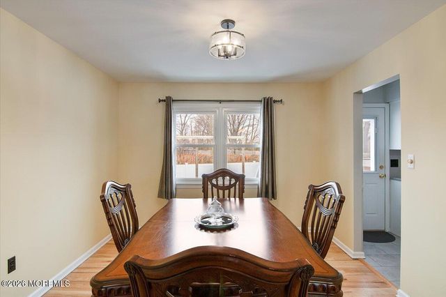 10 Elizabeth Court, Edison, NJ 08817