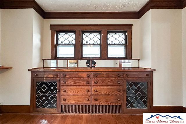 2512 Pinkney Street, Omaha, NE 68111