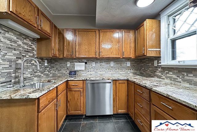 2512 Pinkney Street, Omaha, NE 68111