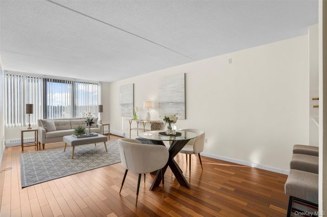 4 Martine Avenue 1011, White Plains, NY 10606