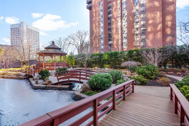 4 Martine Avenue 1011, White Plains, NY 10606