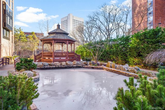 4 Martine Avenue 1011, White Plains, NY 10606