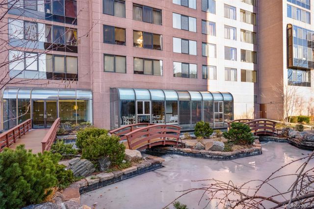 4 Martine Avenue 1011, White Plains, NY 10606