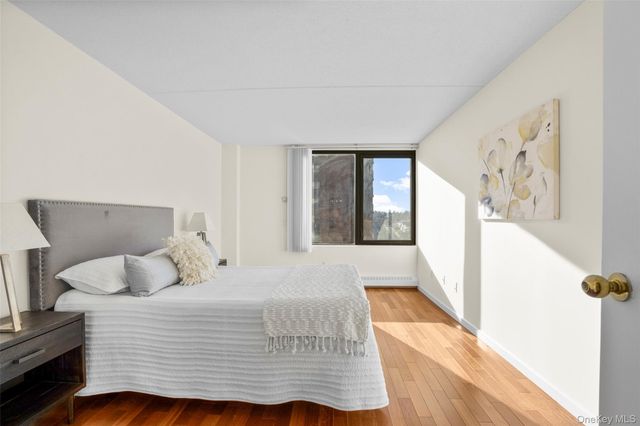 4 Martine Avenue 1011, White Plains, NY 10606