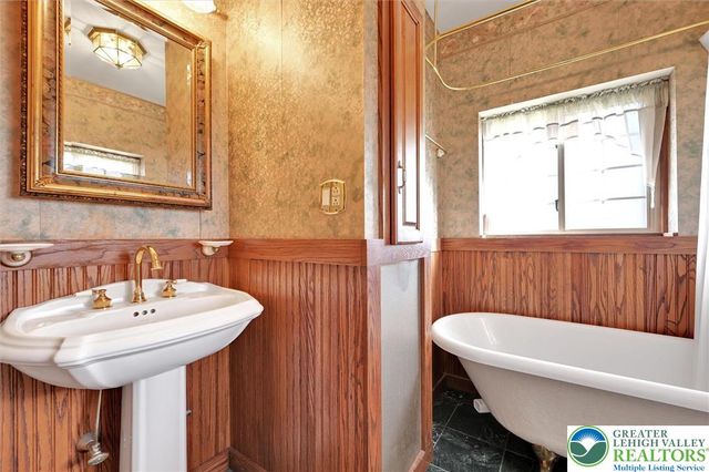 518 East Broad Street, Tamaqua Boro, PA 18252