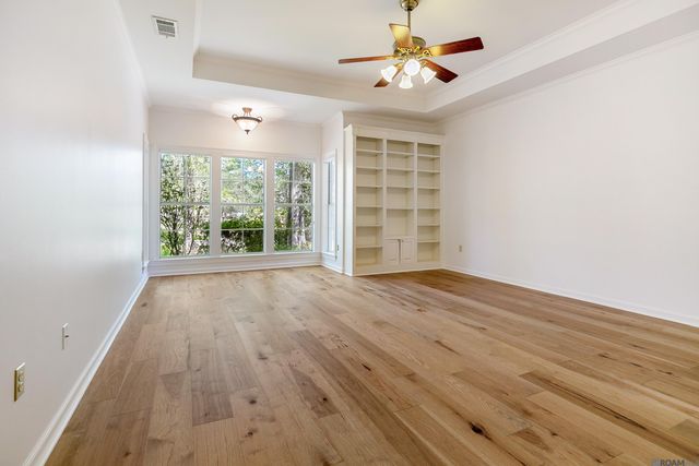 5845 S Shore Dr, Baton Rouge, LA 70817