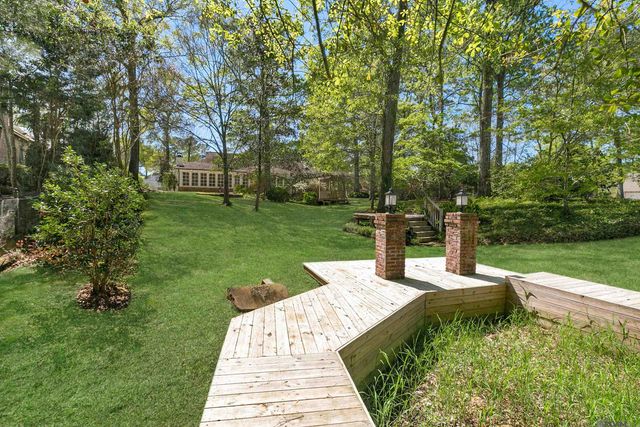 5845 S Shore Dr, Baton Rouge, LA 70817