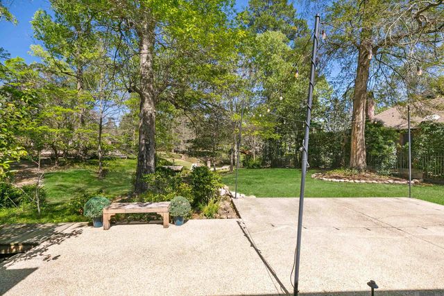 5845 S Shore Dr, Baton Rouge, LA 70817