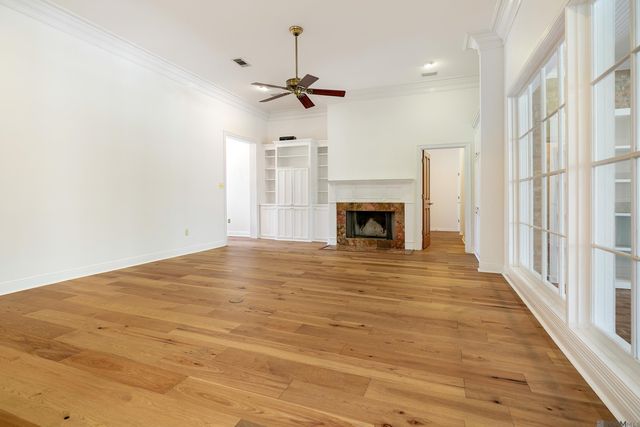 5845 S Shore Dr, Baton Rouge, LA 70817